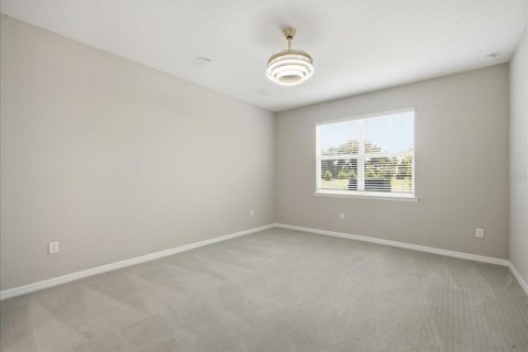 House in Wesley Chapel, Florida 4 bedrooms, 254.18 sq.m. № 2124732 - photo 23