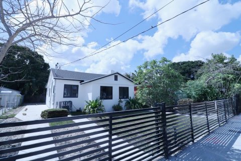 Appartement à louer à Miami, Floride: 3 chambres, 126.9 m2 № 2146591 - photo 2