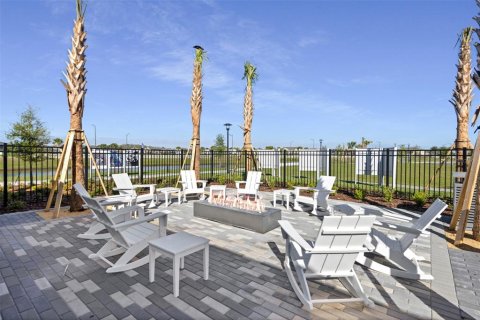 House in Orlando, Florida 3 bedrooms, 180.51 sq.m. № 2200594 - photo 13