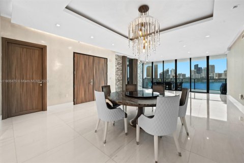 Condominio en venta en Aventura, Florida, 3 dormitorios, 255.48 m2 № 1870004 - foto 7