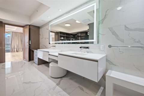 Condominio en venta en Aventura, Florida, 3 dormitorios, 255.48 m2 № 1870004 - foto 13