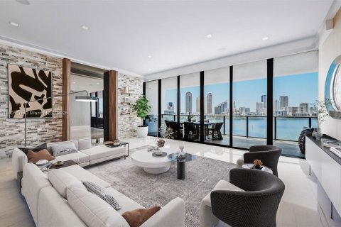 Condominio en venta en Aventura, Florida, 3 dormitorios, 255.48 m2 № 1870004 - foto 1