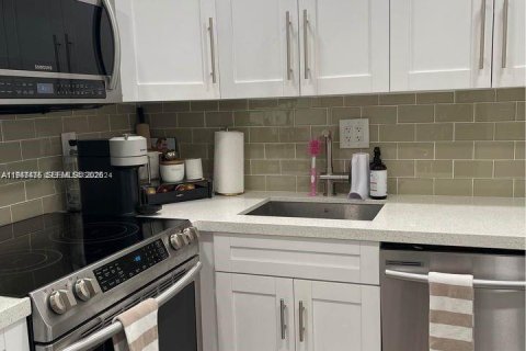 Condominio en alquiler en Doral, Florida, 1 dormitorio, 75.25 m2 № 2030965 - foto 12