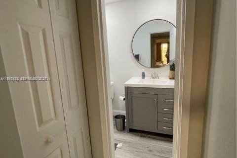 Condominio en alquiler en Doral, Florida, 1 dormitorio, 75.25 m2 № 2030965 - foto 2
