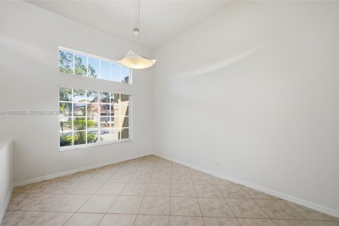 Villa ou maison à vendre à Weston, Floride: 5 chambres, 252.97 m2 № 2029489 - photo 13