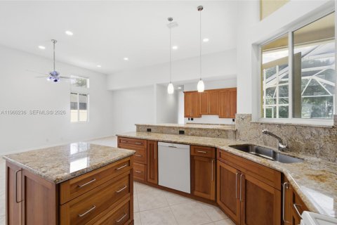 Villa ou maison à vendre à Weston, Floride: 5 chambres, 252.97 m2 № 2029489 - photo 11