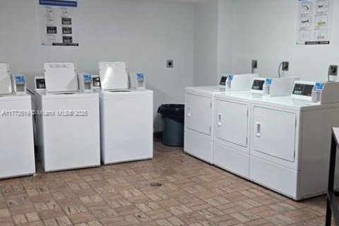 Copropriété à vendre à Miami, Floride: 1 chambre, 65.5 m2 № 1737565 - photo 20