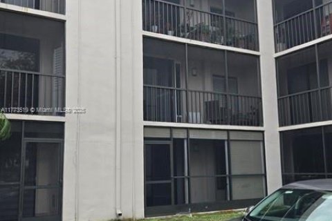 Copropriété à vendre à Miami, Floride: 1 chambre, 65.5 m2 № 1737565 - photo 18