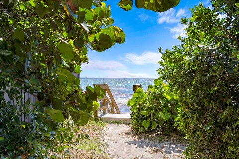 Villa ou maison à vendre à Ocean Ridge, Floride: 3 chambres, 181.9 m2 № 2087474 - photo 3