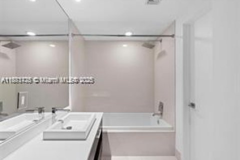Copropriété à louer à Miami, Floride: 1 chambre, 70.23 m2 № 1924702 - photo 15