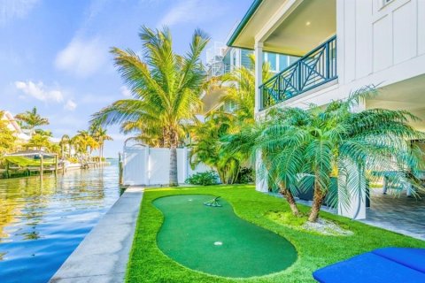 House in Bradenton Beach, Florida 7 bedrooms, 245.82 sq.m. № 2206199 - photo 3