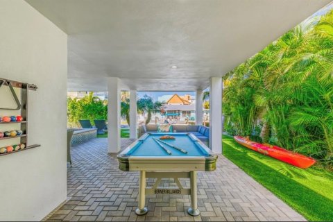 House in Bradenton Beach, Florida 7 bedrooms, 245.82 sq.m. № 2206199 - photo 11