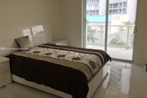 Снять в аренду кондоминиум в Санни-Айлс-Бич, Флорида 3 спальни, 163.51м2, № 1991789 - фото 13