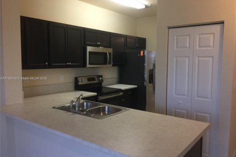 Townhouse in Homestead, Florida 3 bedrooms, 123.1 sq.m. № 2053244 - photo 3