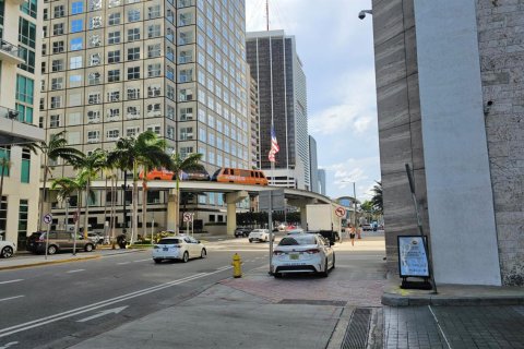 Condo in Miami, Florida, 1 bedroom  № 1224572 - photo 1