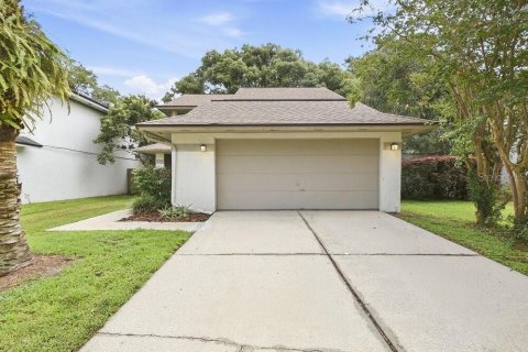 House in Lake Mary, Florida 3 bedrooms, 154.22 sq.m. № 2389134 - photo 1