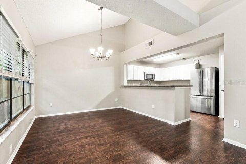 House in Lake Mary, Florida 3 bedrooms, 154.22 sq.m. № 2389134 - photo 6