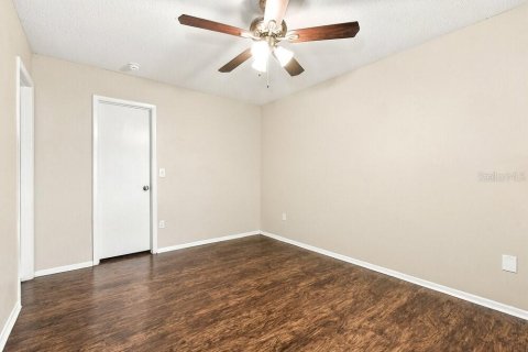 House in Lake Mary, Florida 3 bedrooms, 154.22 sq.m. № 2389134 - photo 13