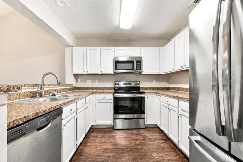House in Lake Mary, Florida 3 bedrooms, 154.22 sq.m. № 2389134 - photo 8
