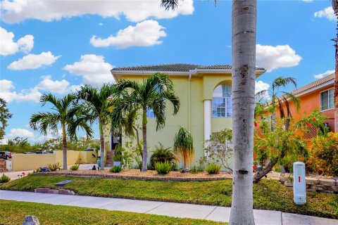 Casa en venta en Apollo Beach, Florida, 4 dormitorios, 230.12 m2 № 1567276 - foto 4