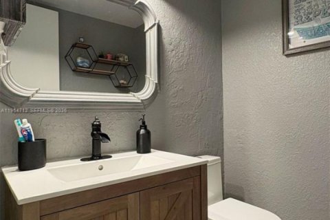 Купить таунхаус в Майами, Флорида 3 спальни, 119.84м2, № 2009253 - фото 11