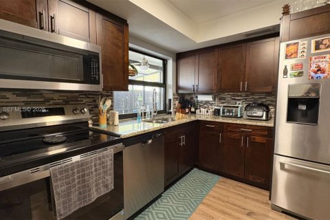 Купить таунхаус в Майами, Флорида 3 спальни, 119.84м2, № 2009253 - фото 6