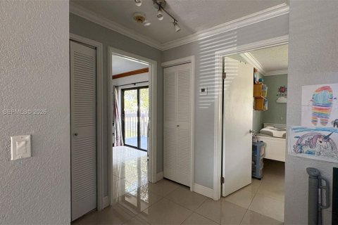 Купить таунхаус в Майами, Флорида 3 спальни, 119.84м2, № 2009253 - фото 12