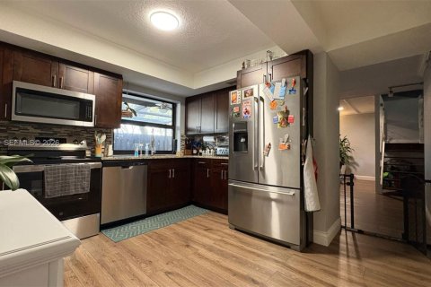 Купить таунхаус в Майами, Флорида 3 спальни, 119.84м2, № 2009253 - фото 7