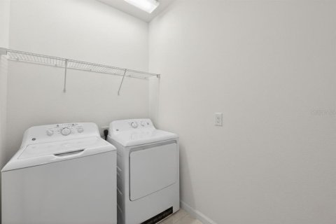 House in Kissimmee, Florida 6 bedrooms, 320.61 sq.m. № 2142049 - photo 18