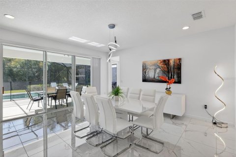House in Kissimmee, Florida 6 bedrooms, 320.61 sq.m. № 2142049 - photo 4