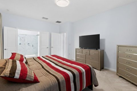 House in Kissimmee, Florida 6 bedrooms, 320.61 sq.m. № 2142049 - photo 15