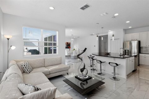 House in Kissimmee, Florida 6 bedrooms, 320.61 sq.m. № 2142049 - photo 2