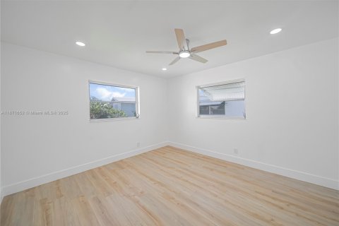 House in Boynton Beach, Florida 3 bedrooms, 150.87 sq.m. № 1947323 - photo 30
