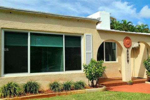 Villa ou maison à louer à Fort Lauderdale, Floride: 3 chambres, 120.77 m2 № 1920602 - photo 19