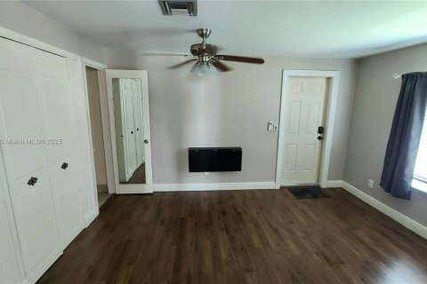 Villa ou maison à louer à Fort Lauderdale, Floride: 3 chambres, 120.77 m2 № 1920602 - photo 15
