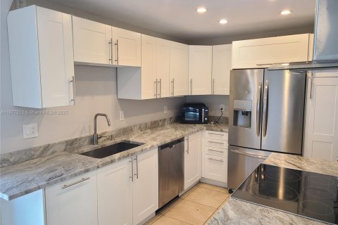 Villa ou maison à louer à Fort Lauderdale, Floride: 3 chambres, 120.77 m2 № 1920602 - photo 26