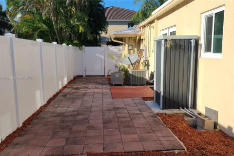 Villa ou maison à louer à Fort Lauderdale, Floride: 3 chambres, 120.77 m2 № 1920602 - photo 20
