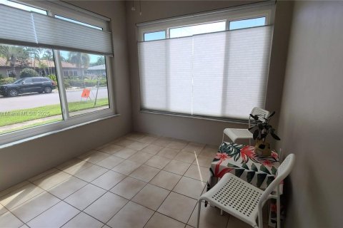 Villa ou maison à louer à Fort Lauderdale, Floride: 3 chambres, 120.77 m2 № 1920602 - photo 13