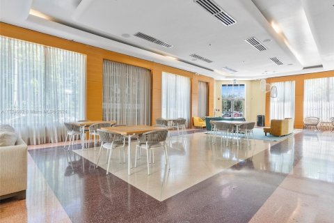 Entreprise à Miami Beach, Floride № 981890