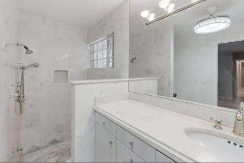 House in Coral Springs, Florida 4 bedrooms, 217.11 sq.m. № 2265416 - photo 21