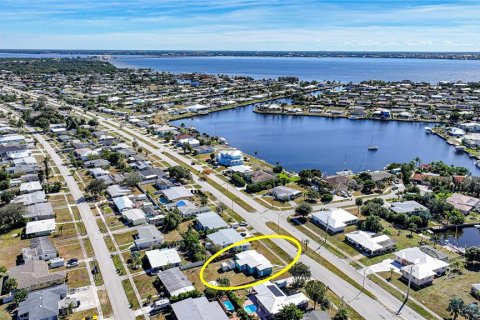 Villa ou maison à Port Charlotte, Floride 2 chambres, 110.18 m2 № 2143758
