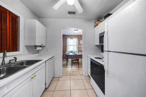 Villa ou maison à vendre à Port Charlotte, Floride: 2 chambres, 110.18 m2 № 2143758 - photo 13
