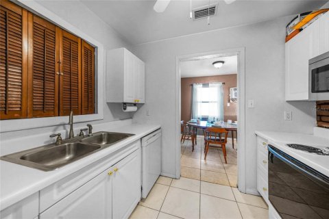 Villa ou maison à vendre à Port Charlotte, Floride: 2 chambres, 110.18 m2 № 2143758 - photo 12
