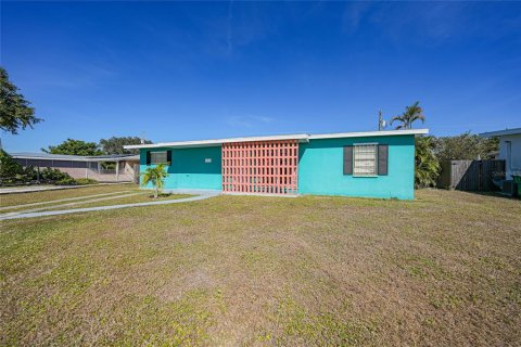 Villa ou maison à vendre à Port Charlotte, Floride: 2 chambres, 110.18 m2 № 2143758 - photo 2