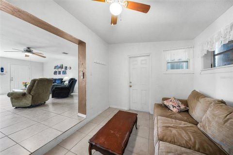 Villa ou maison à vendre à Port Charlotte, Floride: 2 chambres, 110.18 m2 № 2143758 - photo 9