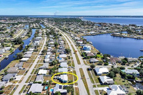 Villa ou maison à vendre à Port Charlotte, Floride: 2 chambres, 110.18 m2 № 2143758 - photo 29