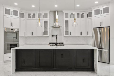 House in Montverde, Florida 4 bedrooms, 313.64 sq.m. № 1719680 - photo 4