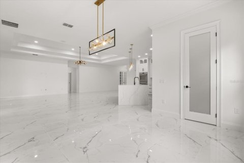 House in Montverde, Florida 4 bedrooms, 313.64 sq.m. № 1719680 - photo 9