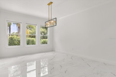 House in Montverde, Florida 4 bedrooms, 313.64 sq.m. № 1719680 - photo 8