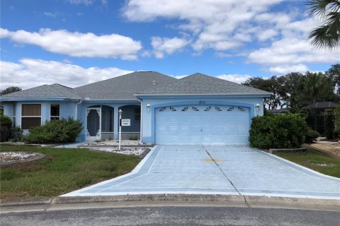 House in The Villages, Florida 3 bedrooms, 175.03 sq.m. № 1634628 - photo 1